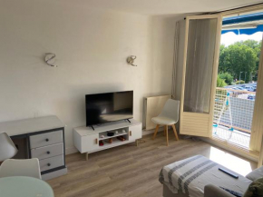 Appartement T2 clim, wifi, parking centre ville à 10mn, plage 20mn